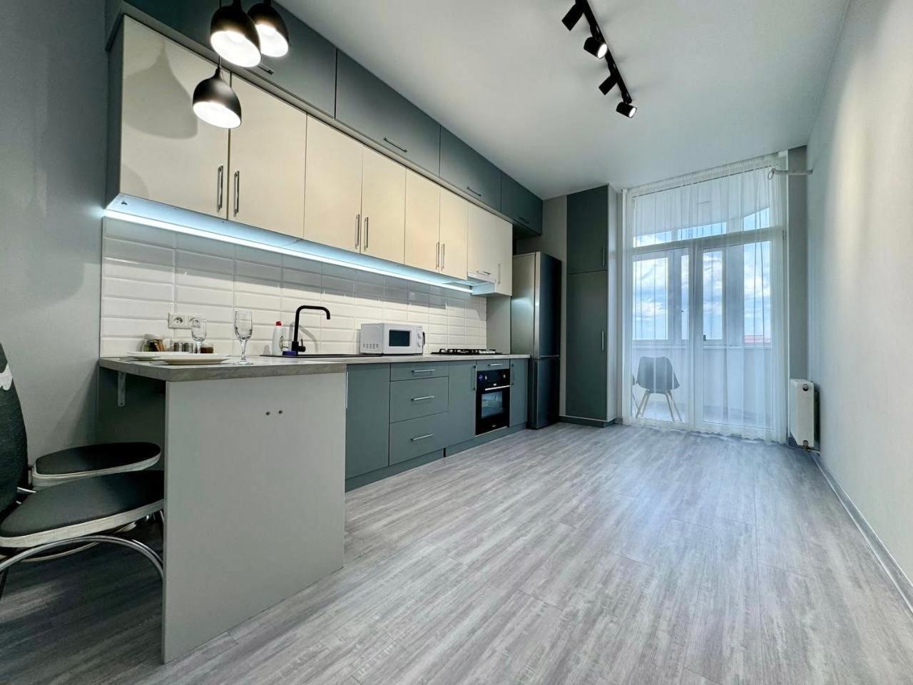 Apartpoltava Жк "Пилипа Орлика,26" Business Апартаменти З Неймовірною Панорамою - Led Дзеркало -Тропічний Душ Esterno foto